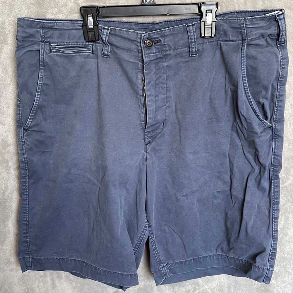 American Eagle Size 38 khaki shorts